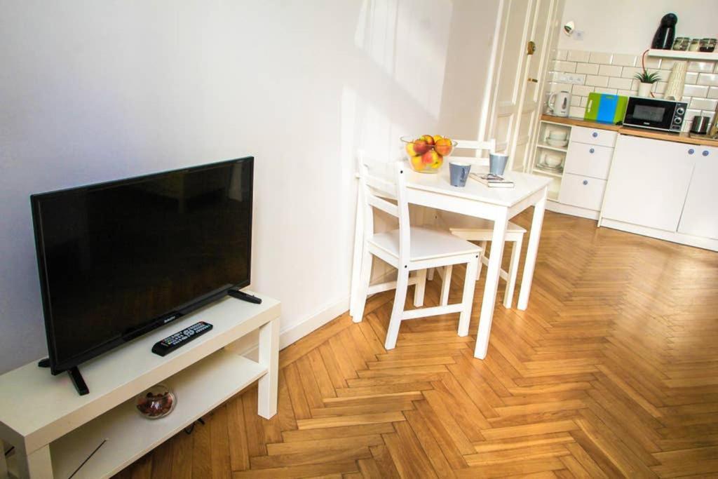 Corner 3 I Old Town I Апартаменти
